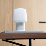 Hvid Lamp Intelligent+ med London base i rustfrit stål, lille størrelse, udendørs belysning