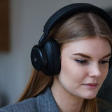 SACKit Touch 410 trådløse høretelefoner i sort med roterbare earcups og PU-læderdetaljer