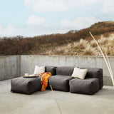 Udendørs Soft Sofa Outdoor 3-personers med chaiselong i mørk Kirra Noir farve, blød og formstabil.