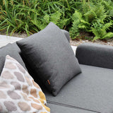 Sort Cobana Cushion i vandafvisende Olefin tekstil til udendørs sofa med blødt skumfyld.