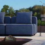 To-personers Cobana Lounge Sofa i Kirra Indigo med modulopbygget design til udendørs brug.