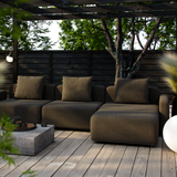 Udendørs Cobana Lounge Sofa i brun med aluminiumsramme og Patio Storage Table i sort pulverlakering.