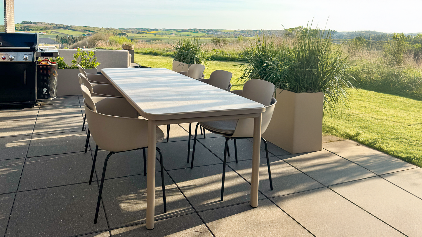 Kirra Dining Table 210x90 Ceramic - Elegant og vejrbestandigt udendørs spisebord med keramisk bordplade