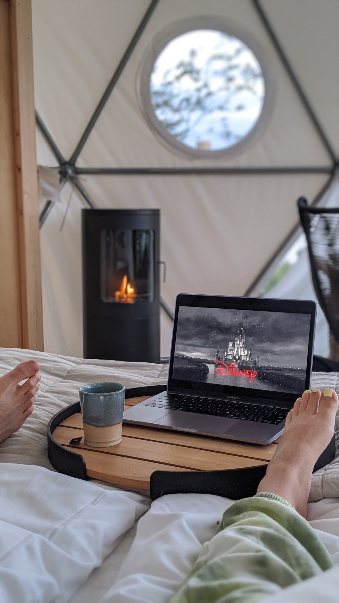 SACKit serveringsbakke i glampingtelte hos Mariager Camping