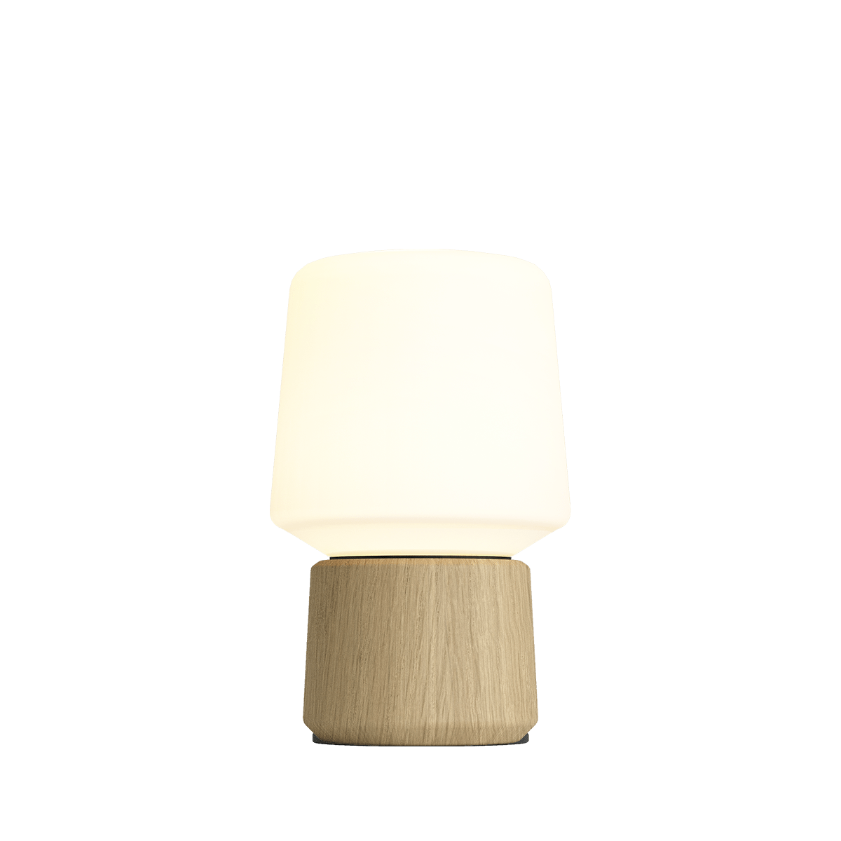Ambience bordlampe med varm hvid lampeskærm og base i massivt egetræ fra Contract til stilfuld belysning inde og ude