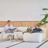 Soft Sofa Indoor modulær sofa i beige corduroy stof med bløde former og lav højde.