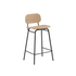 Frame Bar Stool i naturlig eg med ryglæn og pulverlakeret stel, lav højde 68 cm.