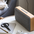 Move Wood Bluetooth højtaler i naturlig egetræ med Fiord tekstil og messingdetaljer, dansk design