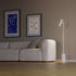 Hvid Expo Floor gulvlampe med mat aluminium og marmorfod i moderne design