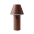 Brun trådløs bordlampe med kegleformet skærm fra sackit til indendørs og udendørs brug i et enkelt nordisk design