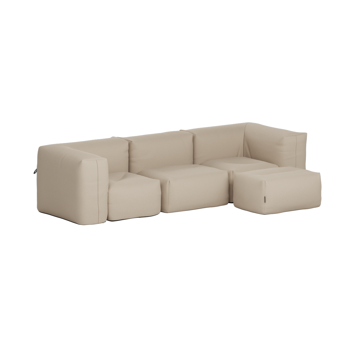Beige blød udendørs sofa med modulopbygning og separat puf, designet til komfortabel afslapning under åben himmel i nordisk udeliv