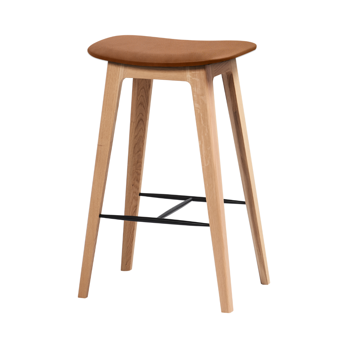 Nordic barstol i massivt egetræ med Terra Safari læderpolstring og 68 cm højde.