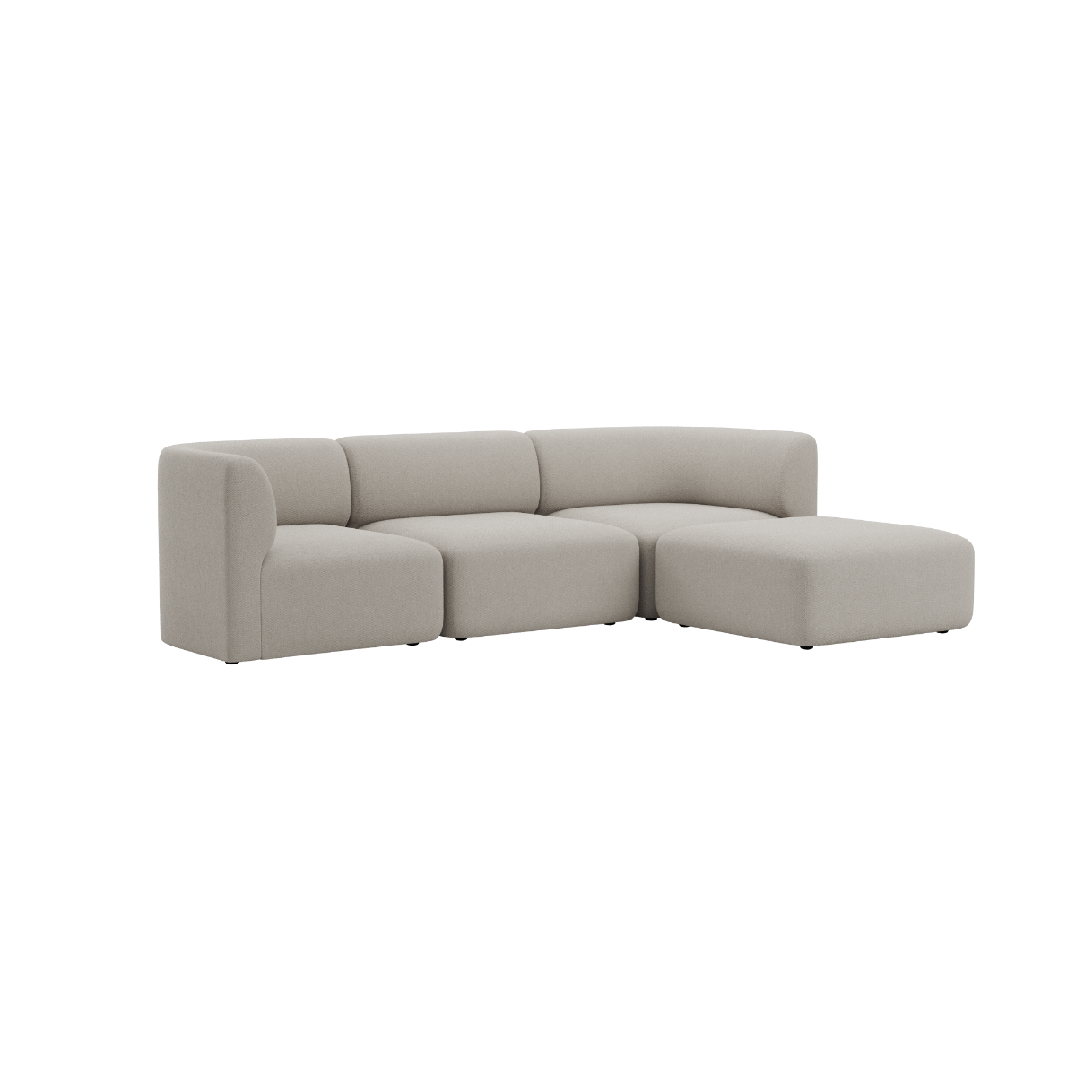 Lys beige trepersoners Fjord sofa fra sackit med bløde afrundede former og rummelig chaiselong i et roligt skandinavisk design til stuen