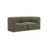 Fjord sofa til to personer i olivengrøn med bløde afrundede armlæn og dybe hynder i et roligt skandinavisk design fra sackit