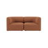 Brun Fjord sofa til to personer fra sackit med bløde afrundede armlæn og behagelig polstring på sort baggrund