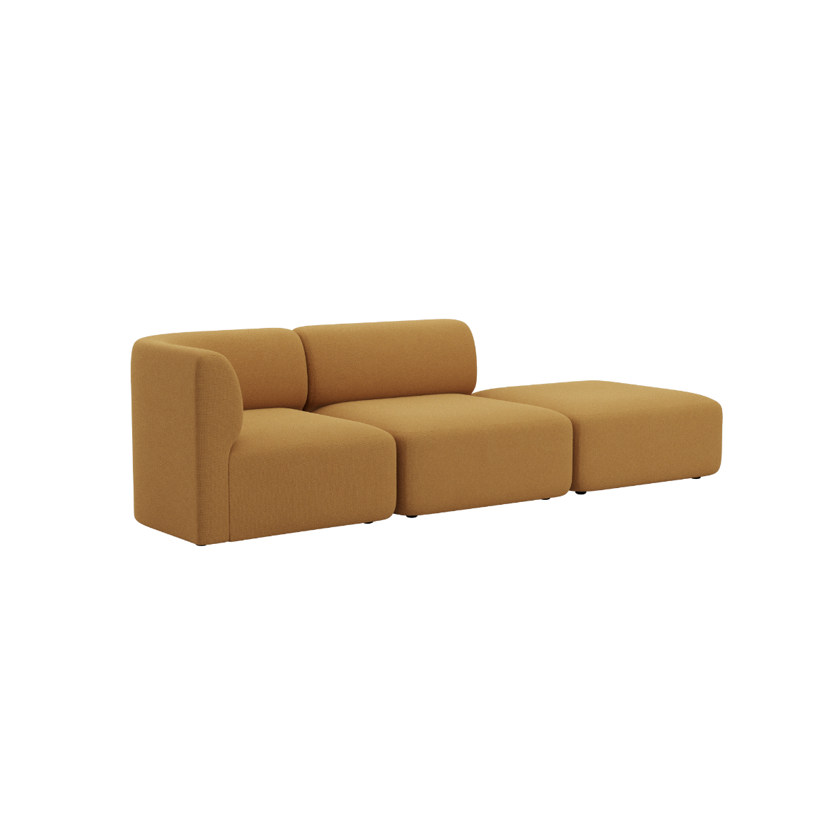 Fjord sofa fra sackit i varm okkerfarve med to siddepladser og åben ende vist isoleret på sort baggrund