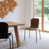 Chair no. One S1 spisebordsstol i Luna Sandstone med polstret sæde og stel i genanvendt pulverlakeret stål