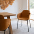 Indendørs spisebordsstol Chair no. One S2 i Luna Sandstone med polstret Spoor læder og pulverlakeret stel.