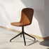 Chair no. One S1 spisebordsstol i Terra Black med sort swivel-fod i aluminium og polstret sæde i læder.