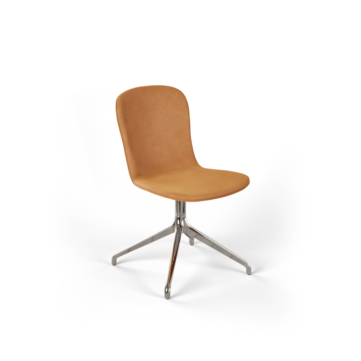 Chair no. One S1 spisebordsstol i Luna Sandstone med poleret swivel-fod og læderpolstring.