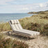 Udendørs Mollis Sunbed solseng i Renesse Taupe med justerbart ryglæn og aluminiumsramme.