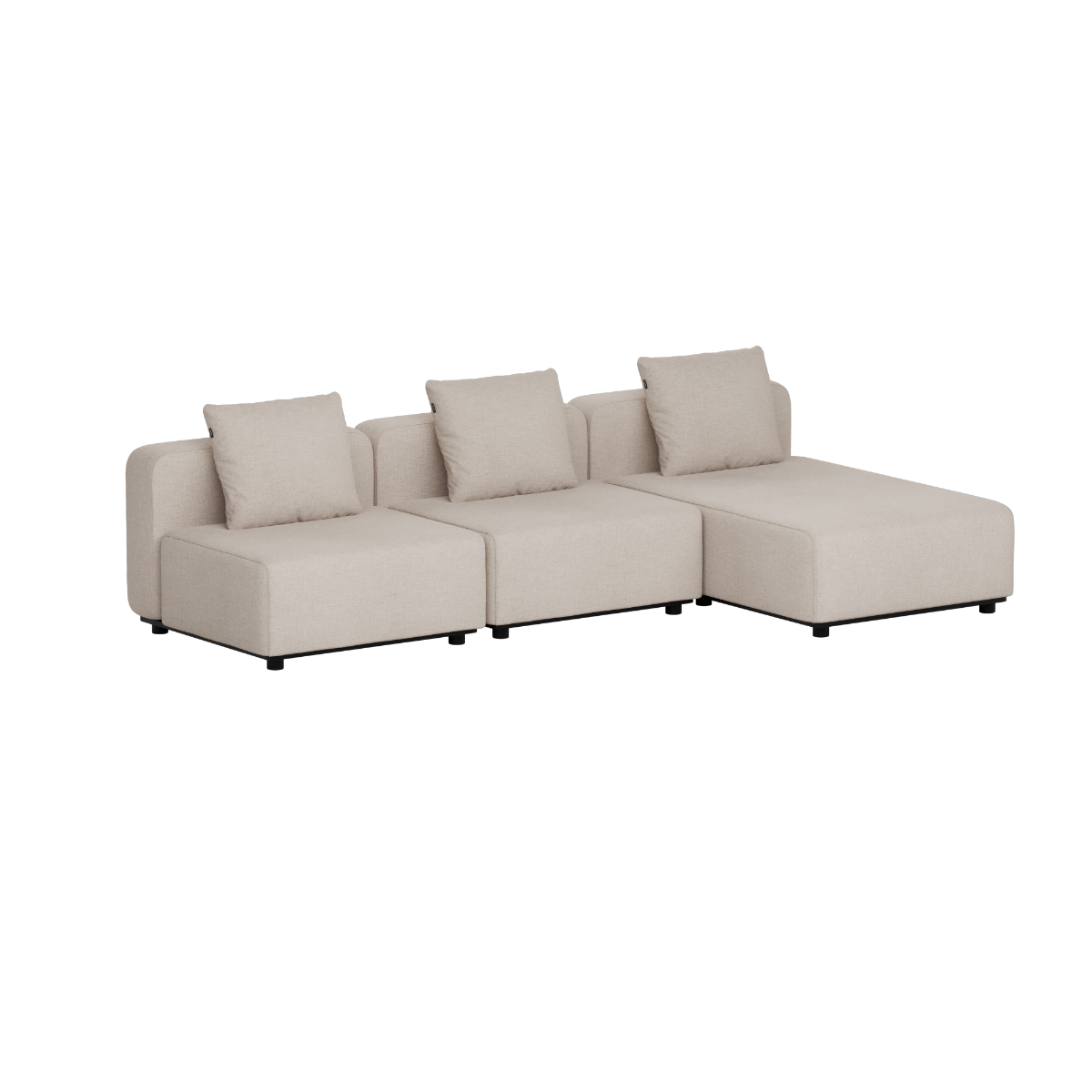 Beige modulopbygget udendørs loungesofa med tre sæder og chaise longue samt bløde ryghynder fra sackit designet i Danmark til nordisk vejr