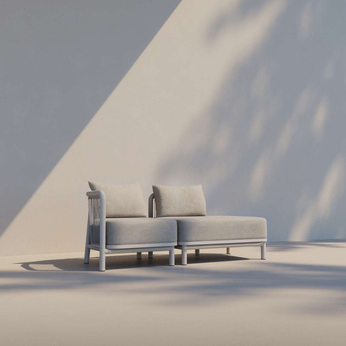 Kirra Lounge Sofa i Kirra Sand med åben venstre ende i pulverlakeret aluminium og olefin tekstil til udendørs brug.