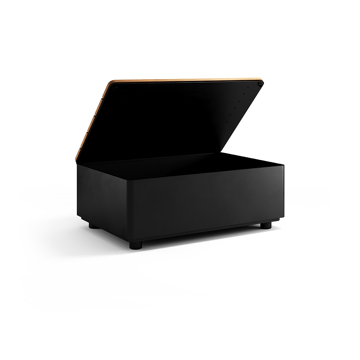 SACKit Patio Storage Table i teaktræ med sort aluminiumsstel, rektangulært udendørs sofabord med opbevaring.