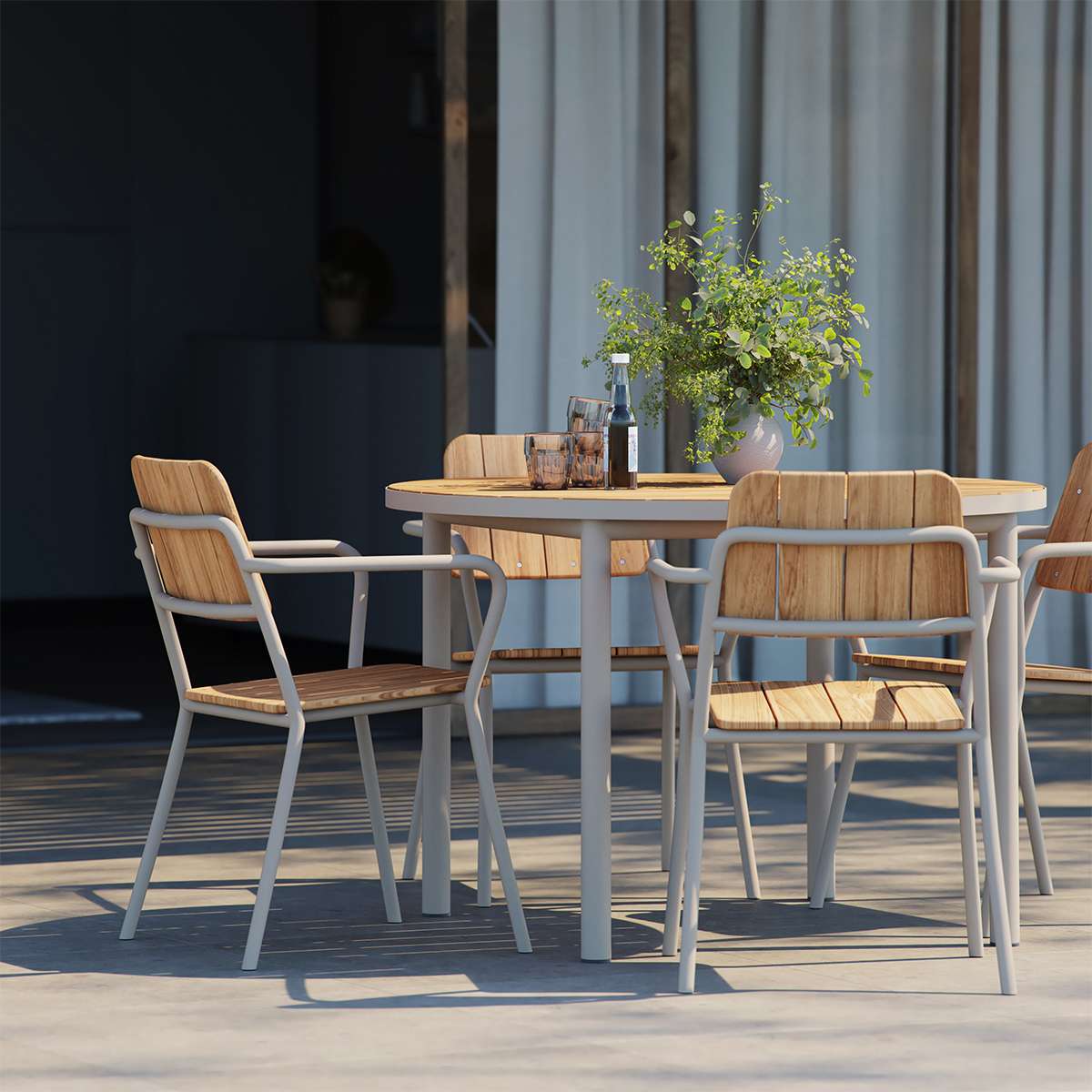 Udendørs Kirra Dining Table Ø110 i taupe pulverlakeret aluminium og teaktræ, rundt spisebord