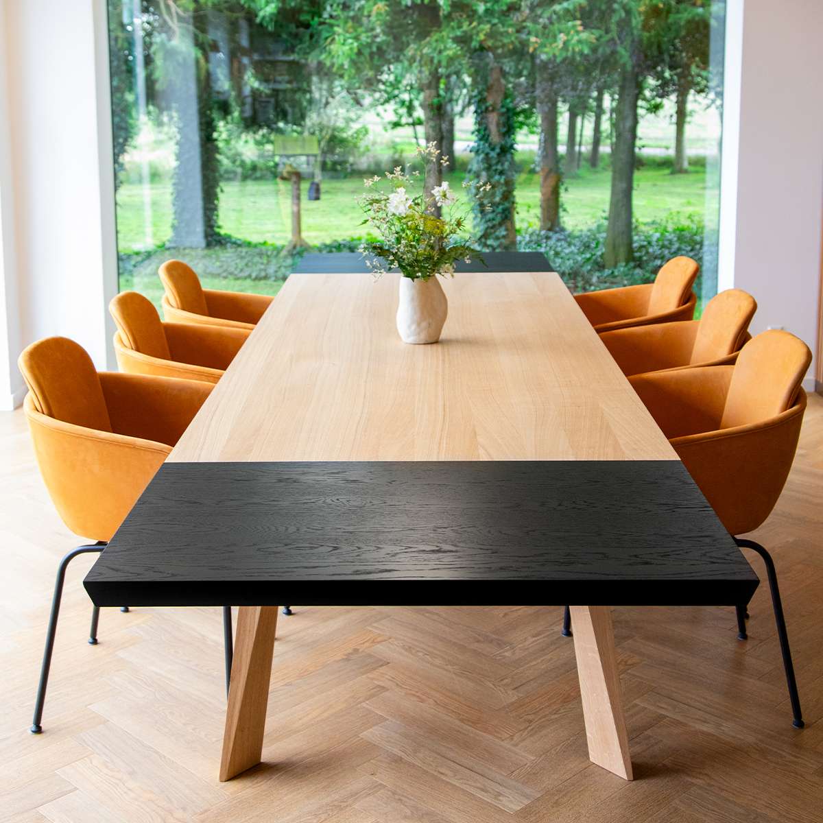 Tillægsplade i sortbejdset egetræsfiner til Edge Dining Table, størrelse 60x90 cm, med tværgående åre.