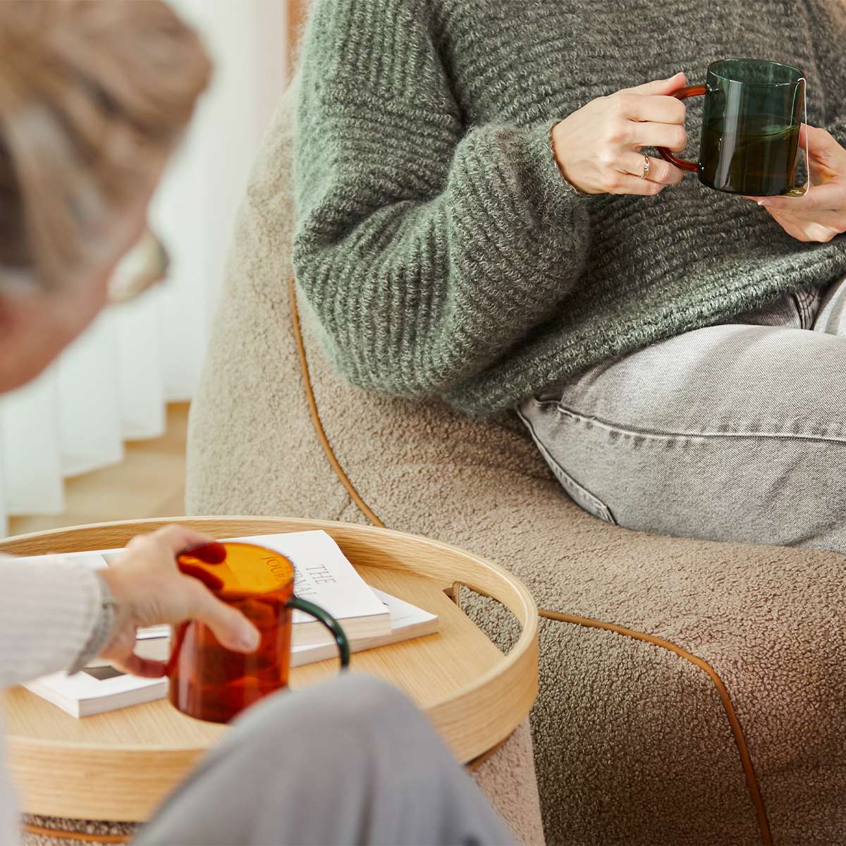 SACKit Chair & Pouf Indoor i Teddy Brown tekstil, sækkestol og puf i blødt design.