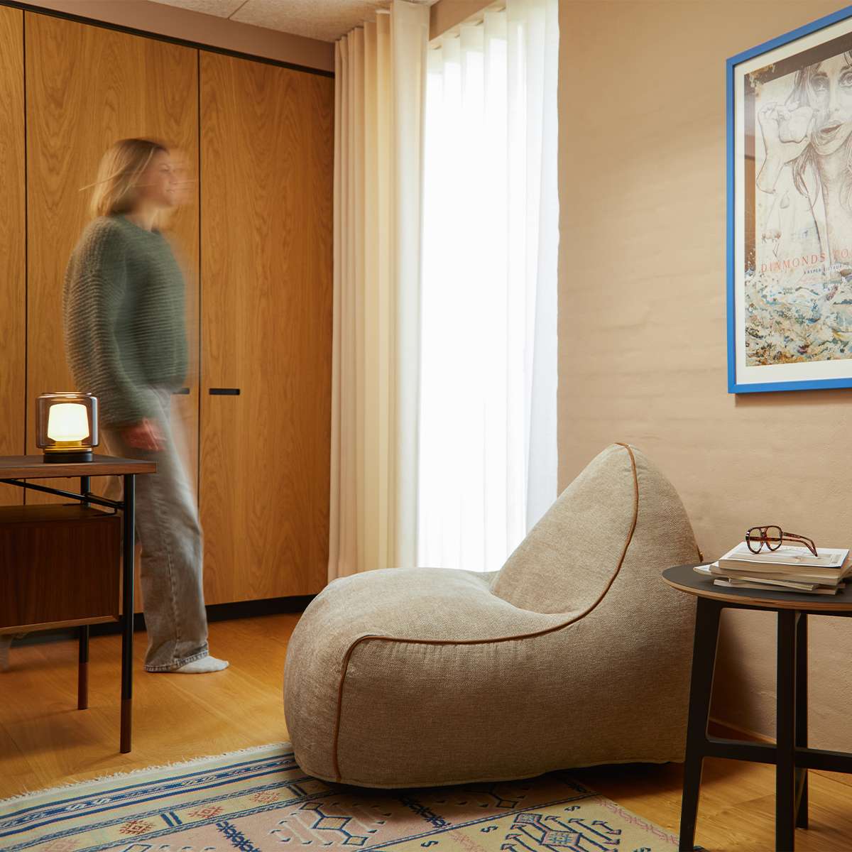 SACKit Chair Indoor sækkestol i rund form med blødt Cosmo Olive stof og skumfyld.