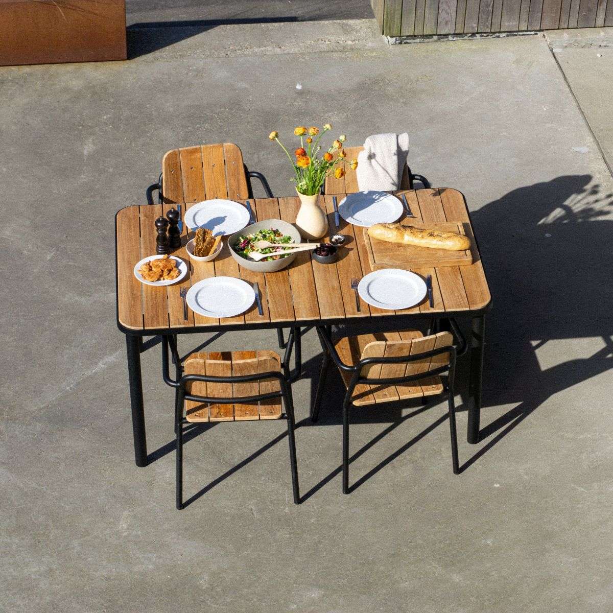 Kirra Dining Table & 4 Kirra Patio Chair - Havemøbelsæt med 4 stole