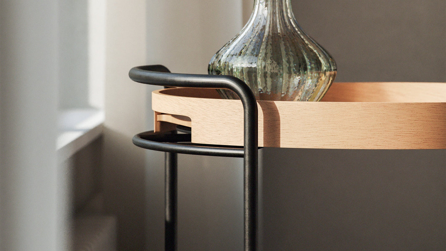 Serving Table w/ Nordic Serving Tray - Indendørs bakkebord med serveringsbakke