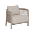 Beige Kirra loungestol med polstret sæde og ryglæn samt flettede sider i et elegant nordisk design til udendørs brug