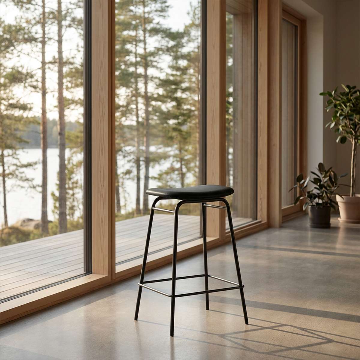 Frame Bar Stool barstol med ryglæn i læder og pulverlakeret stålstel i industrielt design
