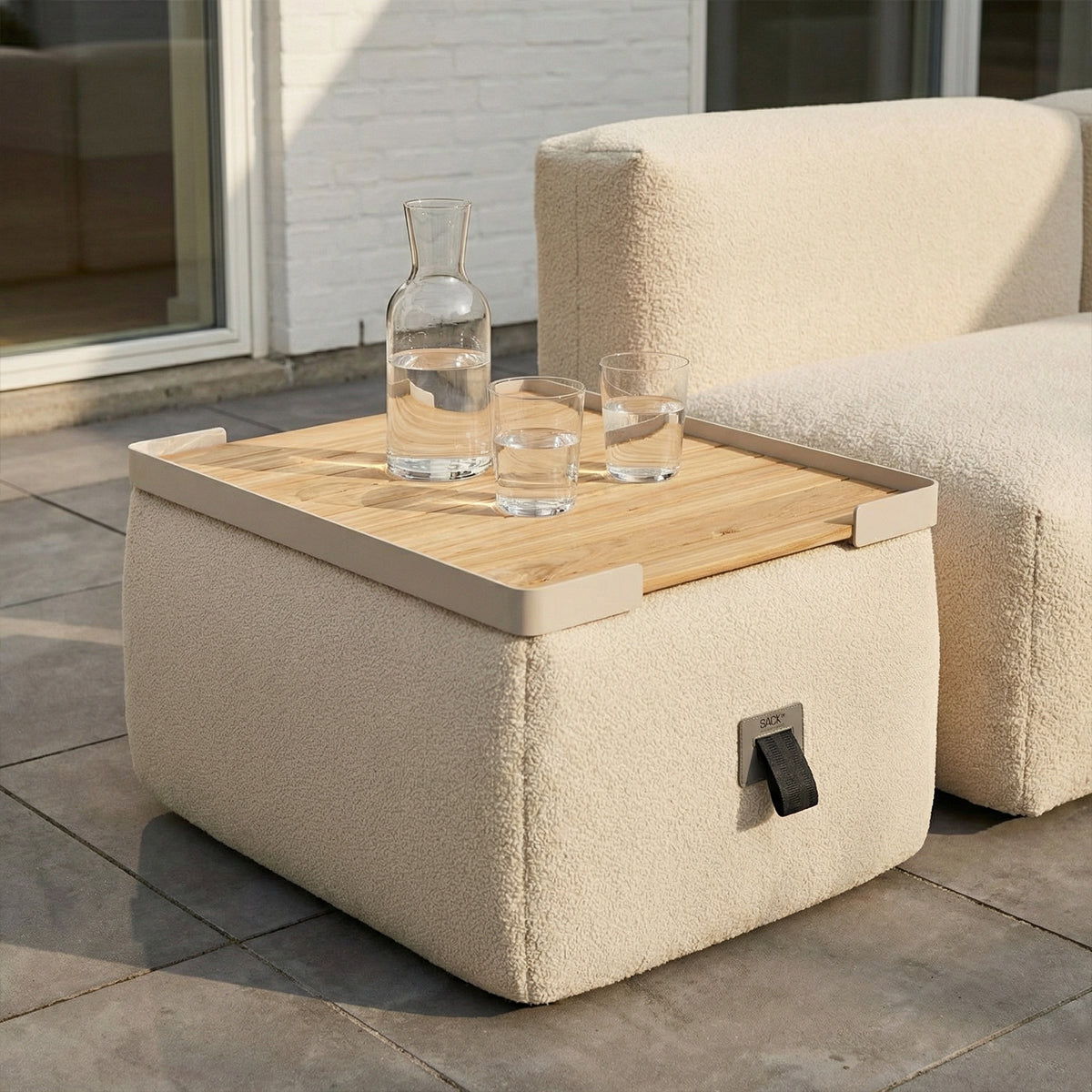 Patio Pouf Tray - Rektangulær serveringsbakke til indendørs og udendørs brug