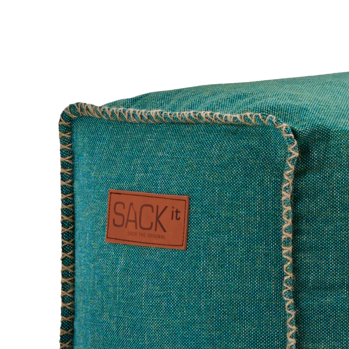 Sort Cobana Square Pouf i vandafvisende og slidstærkt Cobana stof med håndsyede sting.