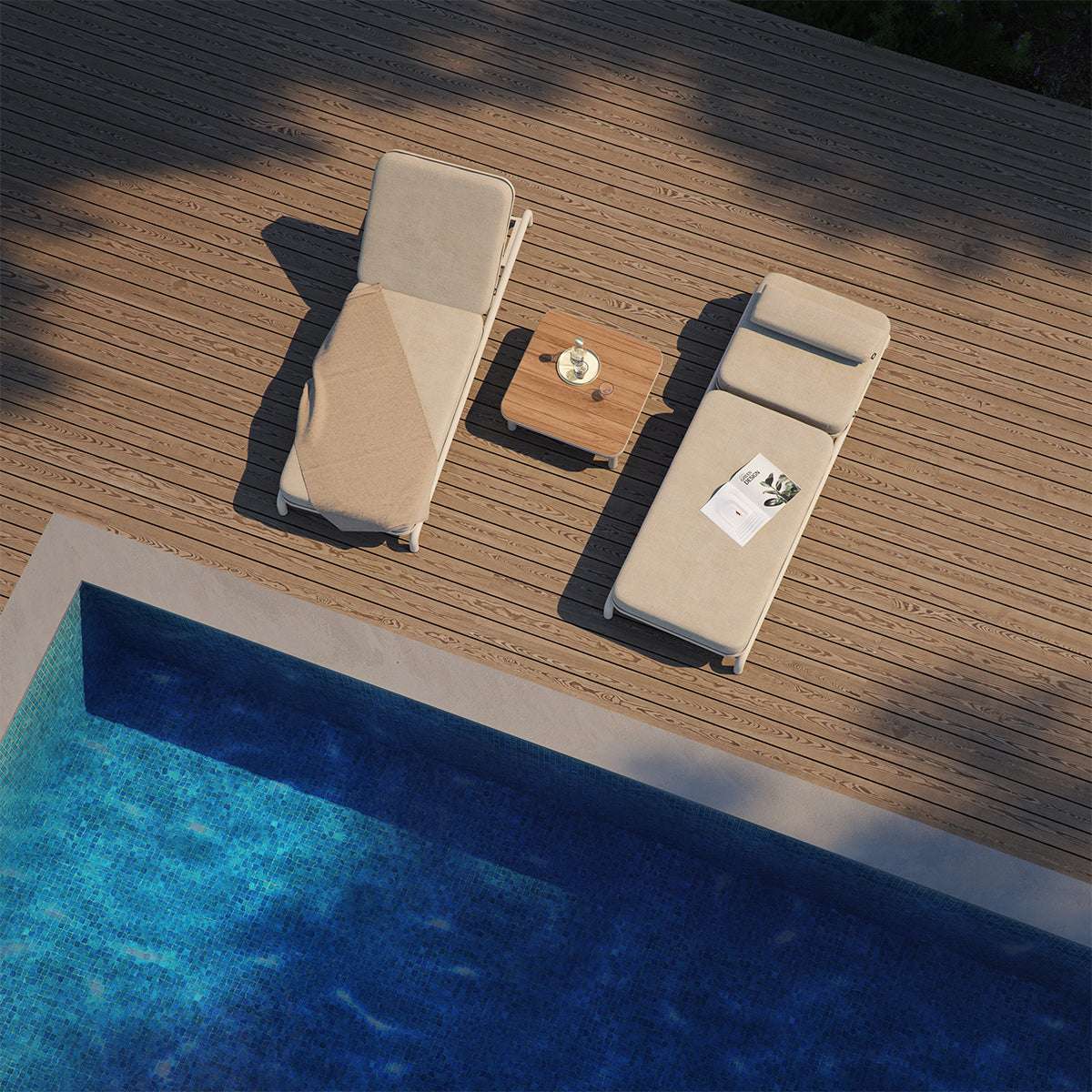 Kirra Sunbed hængekøje og solseng i sandfarvet olefin med aluminiumsramme i udendørsmiljø.