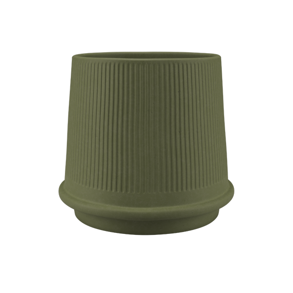 Frostsikker Gaia 38 udendørskrukke i keramik med riflet overflade i olivengrøn.