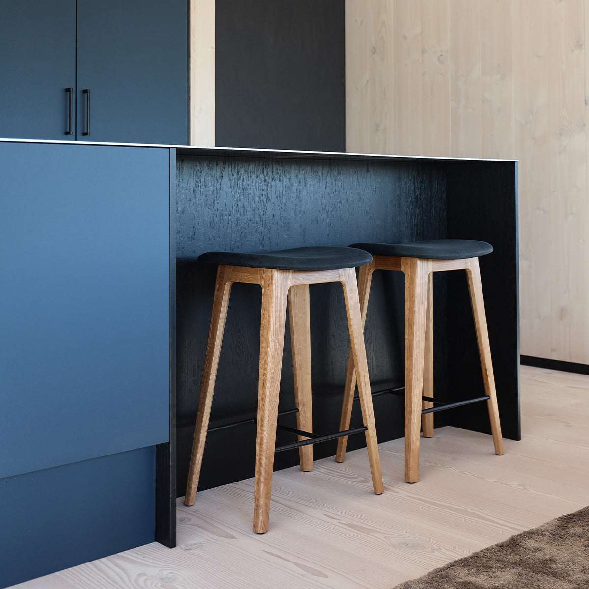 Nordic Bar Stool - Oak | Nordic Bar Stool - Oak - 73 cm Luna Carbon | SACKit
