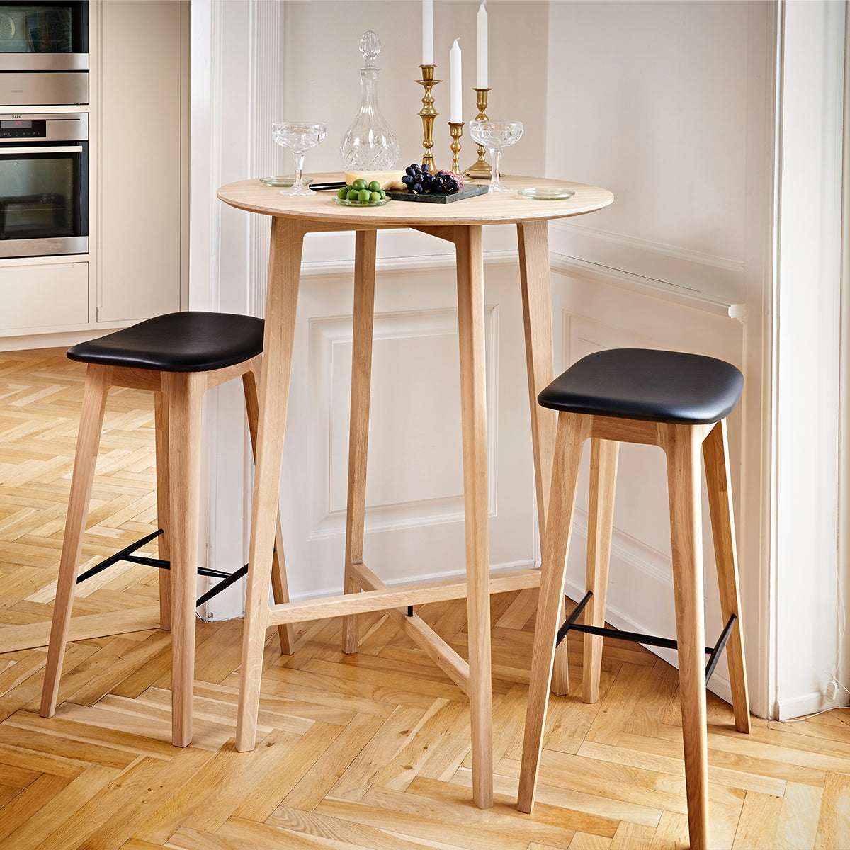 Nordic Bar Stool - Oak | Nordic Bar Stool - Oak - 73 cm Terra Black | SACKit