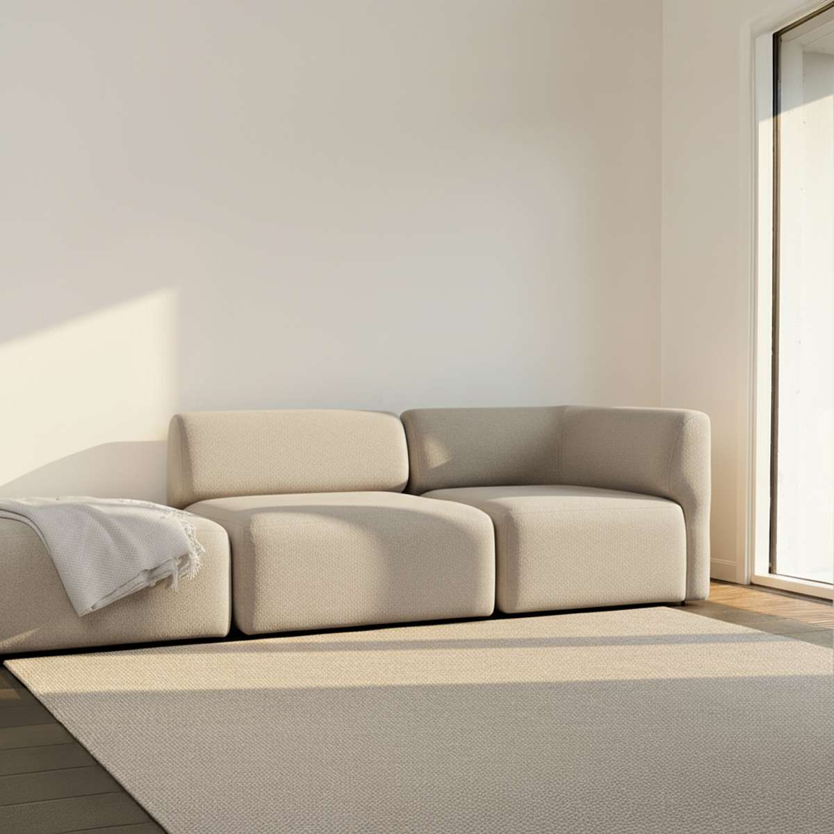 Fjord Sofa 2-personers med åben ende i Cosmo Beige stof med bløde linjer og afrundede kanter.