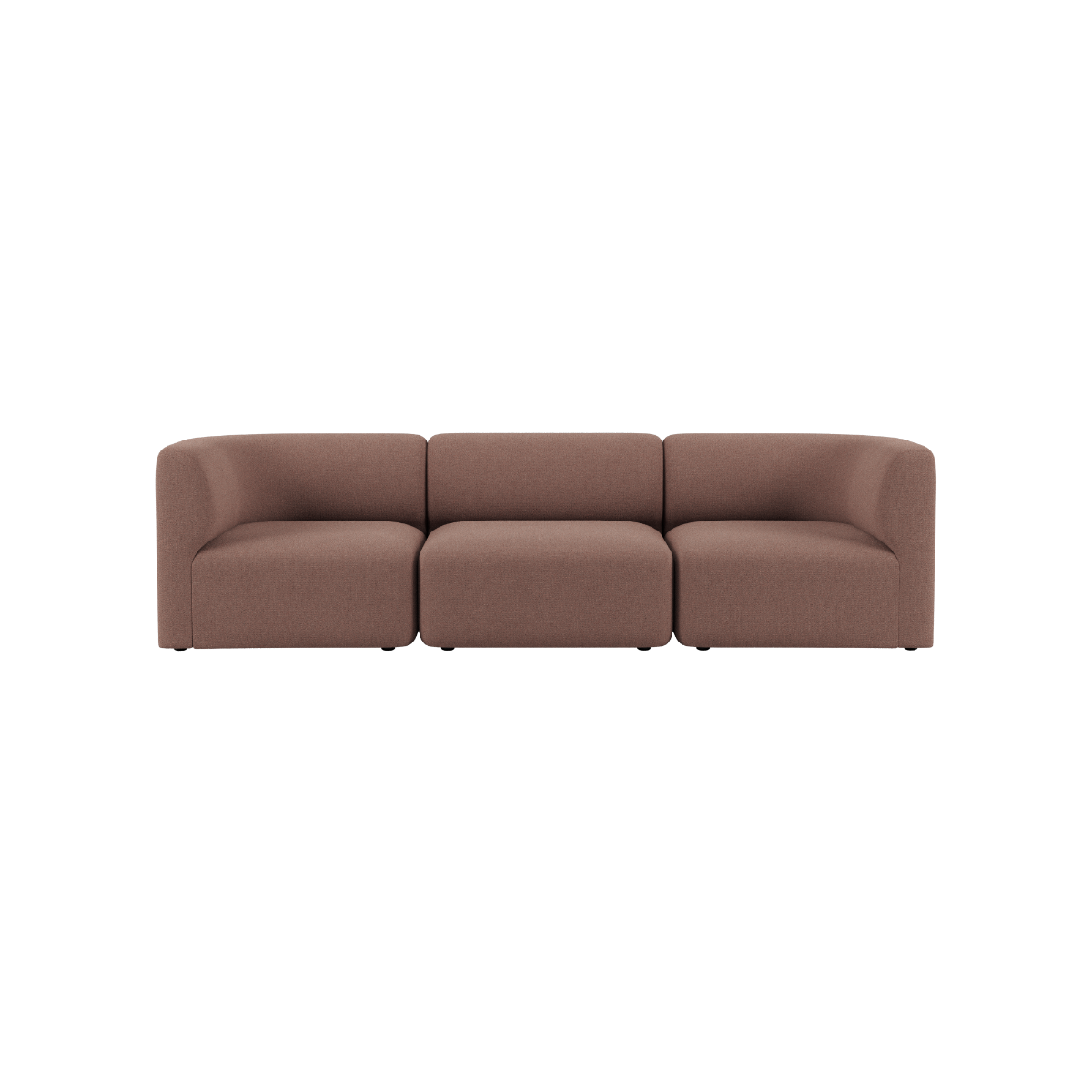 Brun Fjord sofa til tre personer med bløde afrundede armlæn og polstring i roligt skandinavisk design fra sackit
