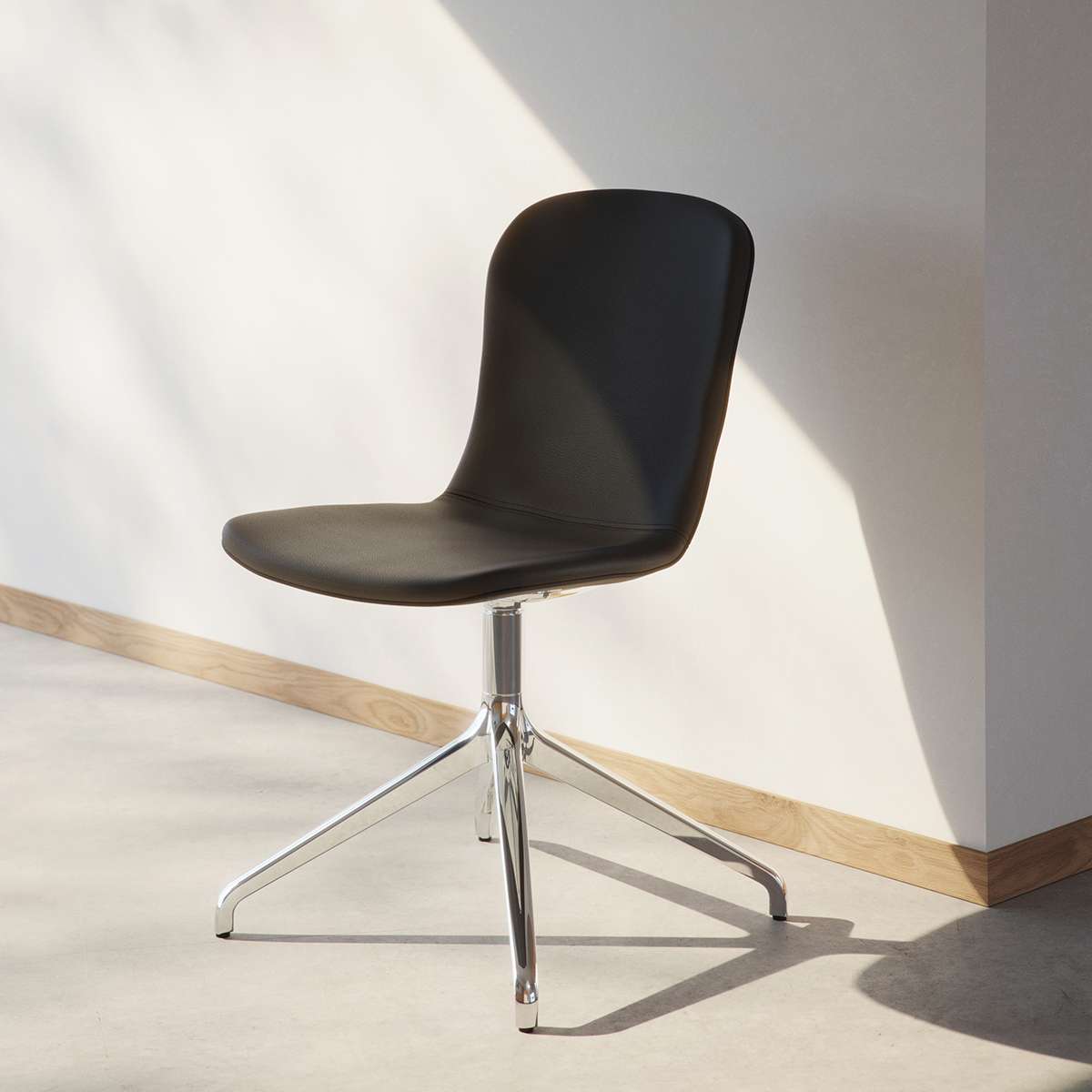 Chair no. One S1 Polished Swivel | Chair no. One S1 Polished Swivel - Terra Black Uden returdrej | SACKit