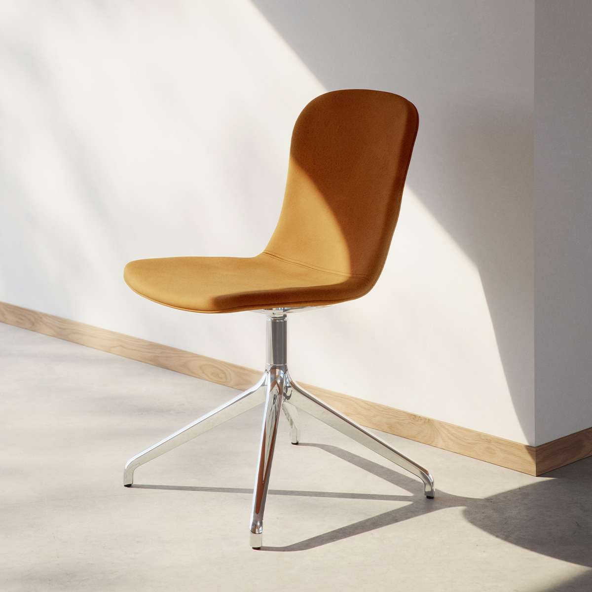 Chair no. One S1 Polished Swivel | Chair no. One S1 Polished Swivel - Luna Sandstone Uden returdrej | SACKit