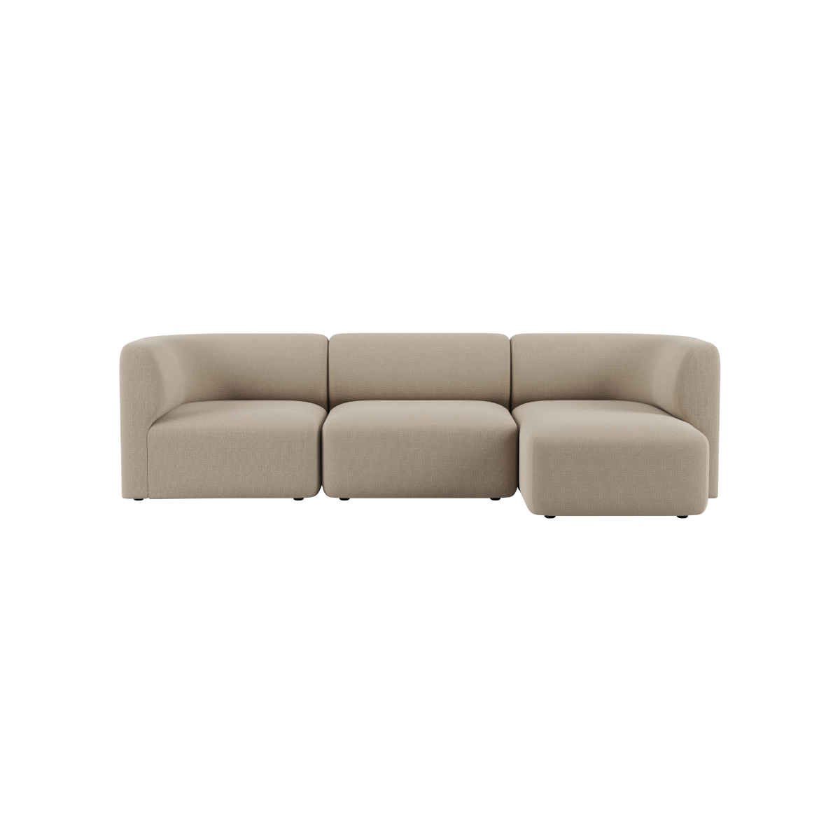 Beige Fjord sofa fra sackit med tre siddepladser og højrevendt chaiselong i blødt skandinavisk design til stilfulde nordiske hjem