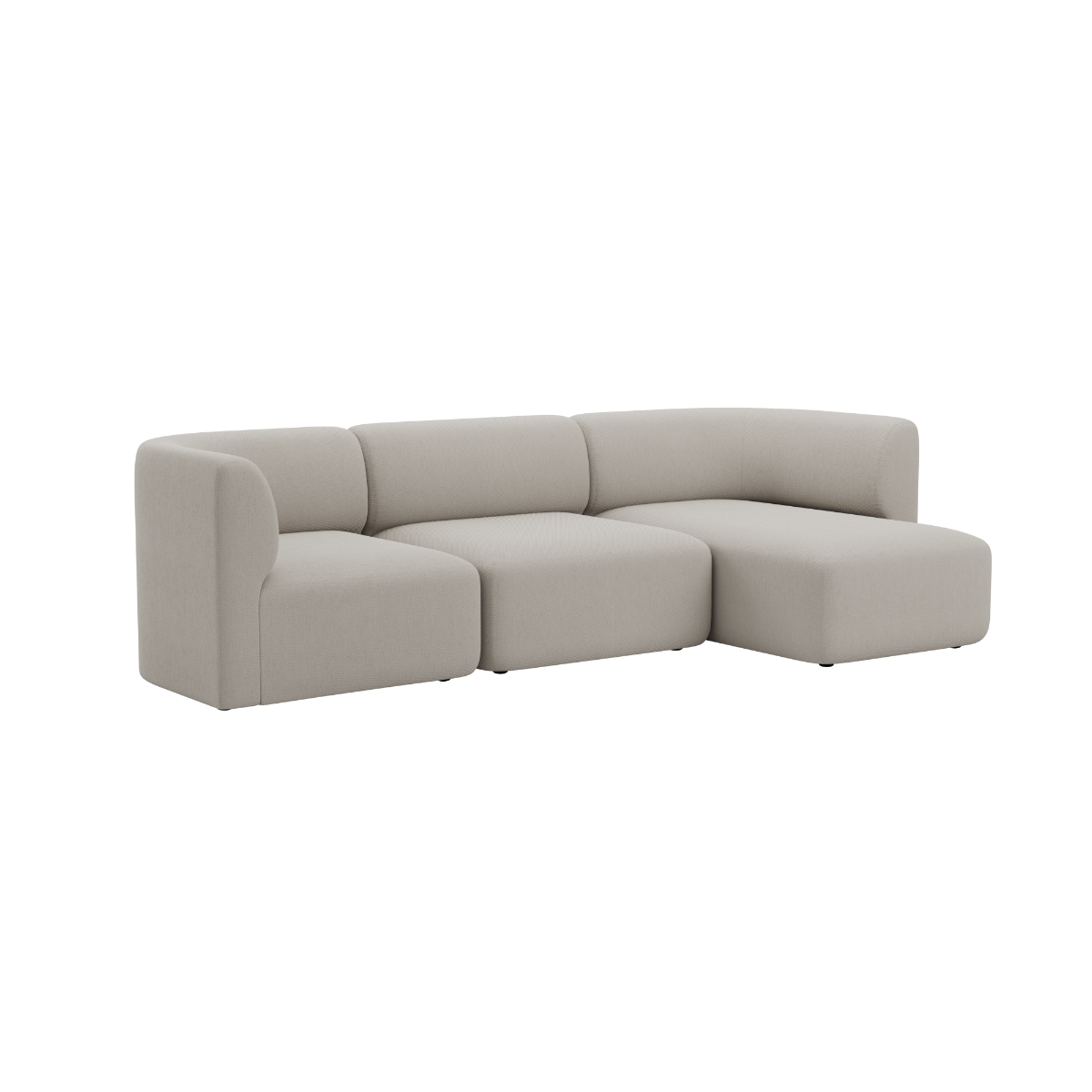 Beige Fjord sofa fra sackit med tre siddepladser og højrevendt chaiselong i bløde skandinaviske former
