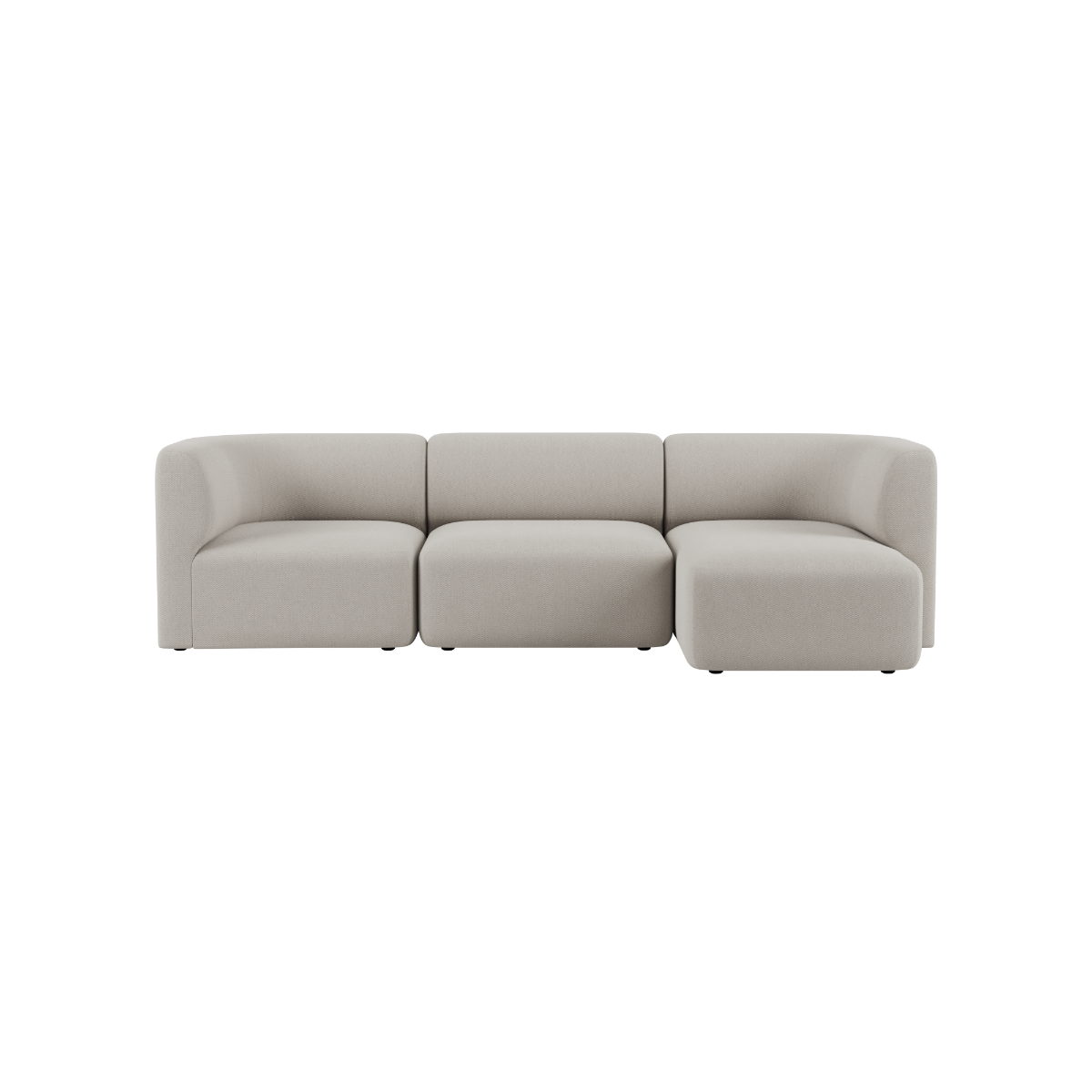 Lys beige Fjord sofa fra sackit med tre siddepladser og chaiselong i højre side samt bløde afrundede former i skandinavisk design